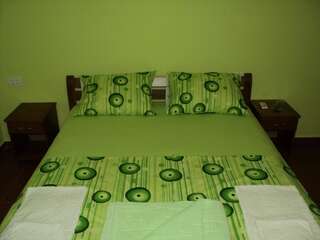 Гостевой дом Apartments Lucic Котор Двухместный номер с 1 кроватью и балконом (для 2 взрослых и 1 ребенка)-3