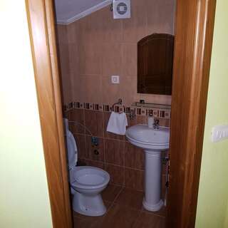 Гостевой дом Apartments Lucic Котор Двухместный номер с 1 кроватью и балконом (для 2 взрослых и 1 ребенка)-5