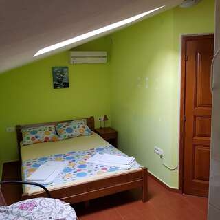 Гостевой дом Apartments Lucic Котор Одноместный номер с собственной ванной комнатой-4