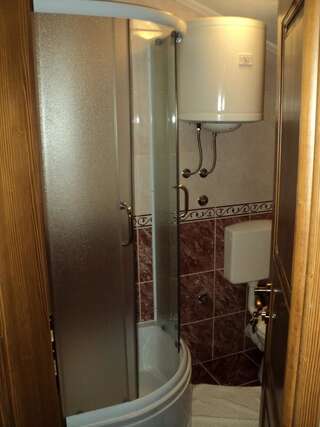 Гостевой дом Apartments Lucic Котор Двухместный номер с 1 кроватью или 2 отдельными кроватями и видом на море-2