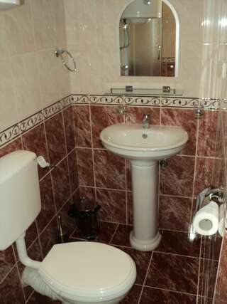 Гостевой дом Apartments Lucic Котор Двухместный номер с 1 кроватью или 2 отдельными кроватями и видом на море-5