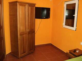 Гостевой дом Apartments Lucic Котор Двухместный номер с 1 кроватью или 2 отдельными кроватями и видом на море-1